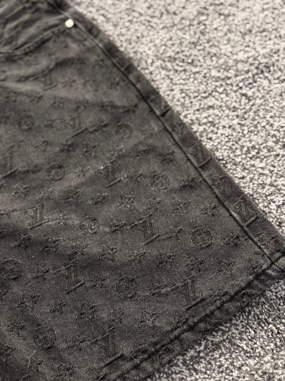 Louis Vuitton Short Grey monogram