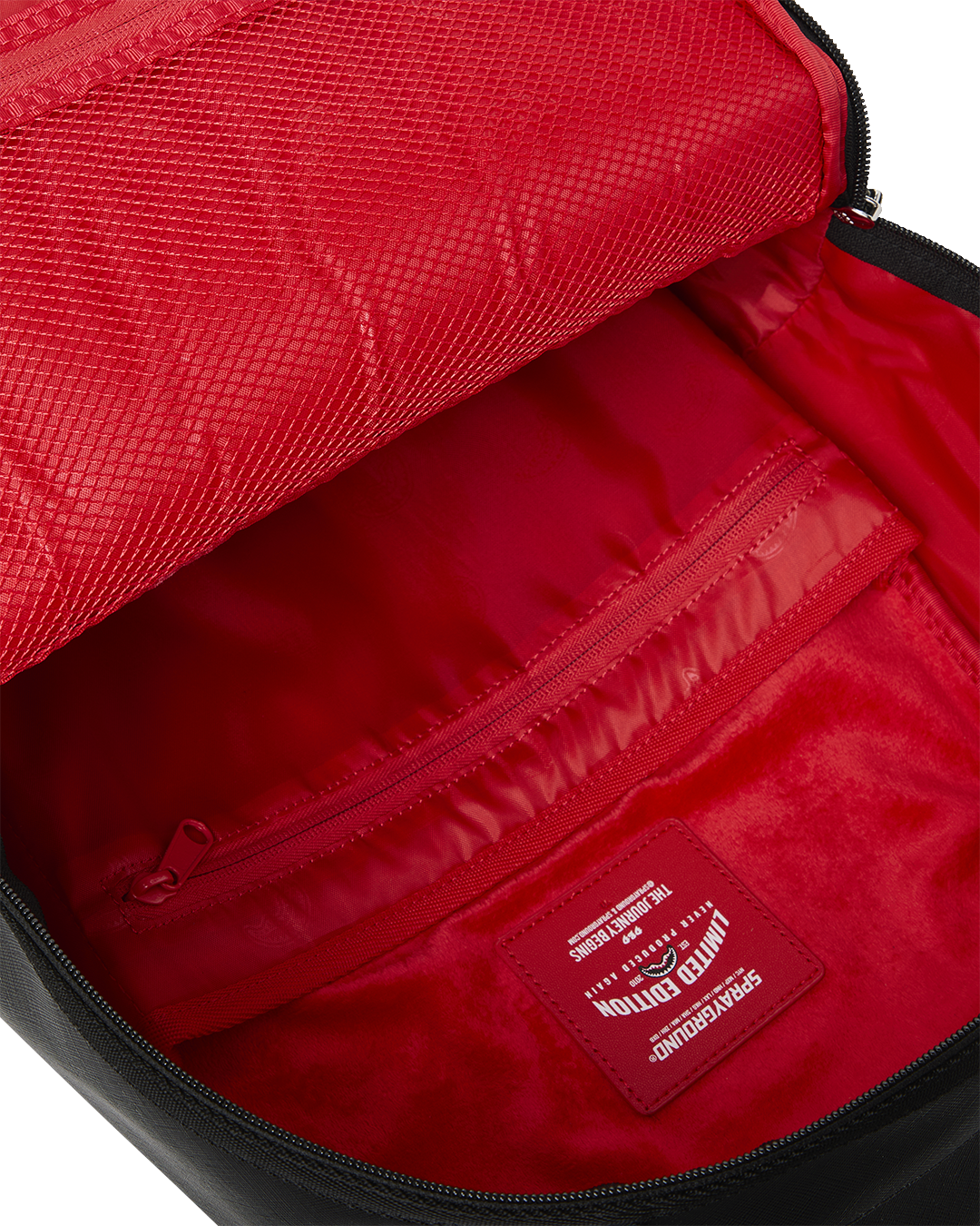 SHARK CENTRAL FLOW SPRAYGROUND