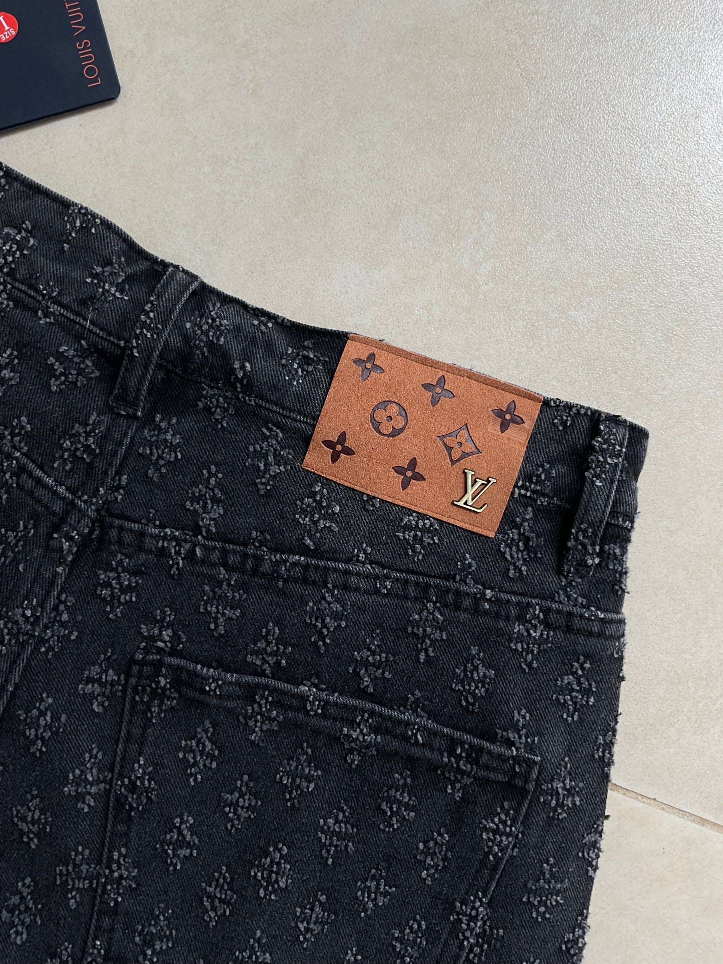 SHORT LV