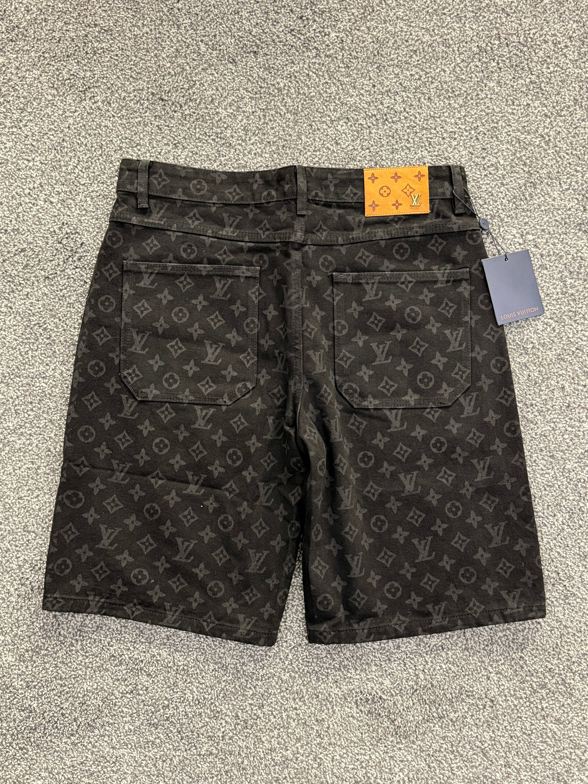 Louis Vuitton Short Black monogram