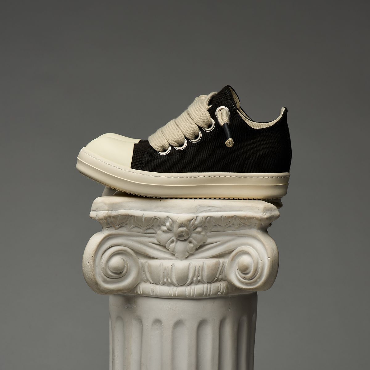 DUAA GALAXY BLACK SHOES