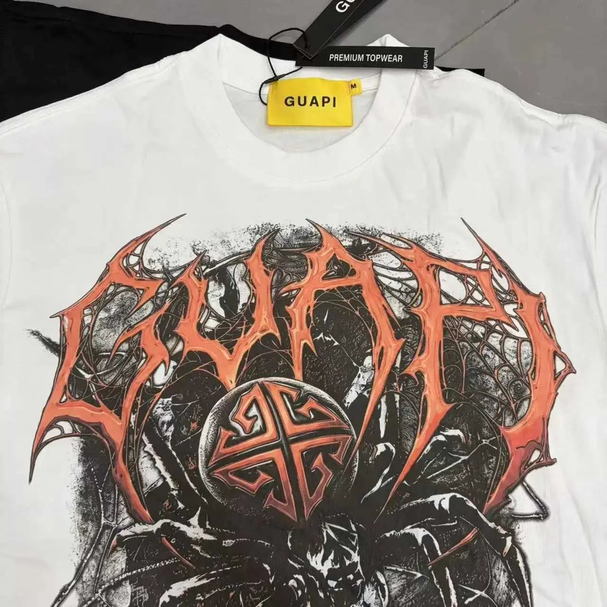 Guapi spider white Tshirt