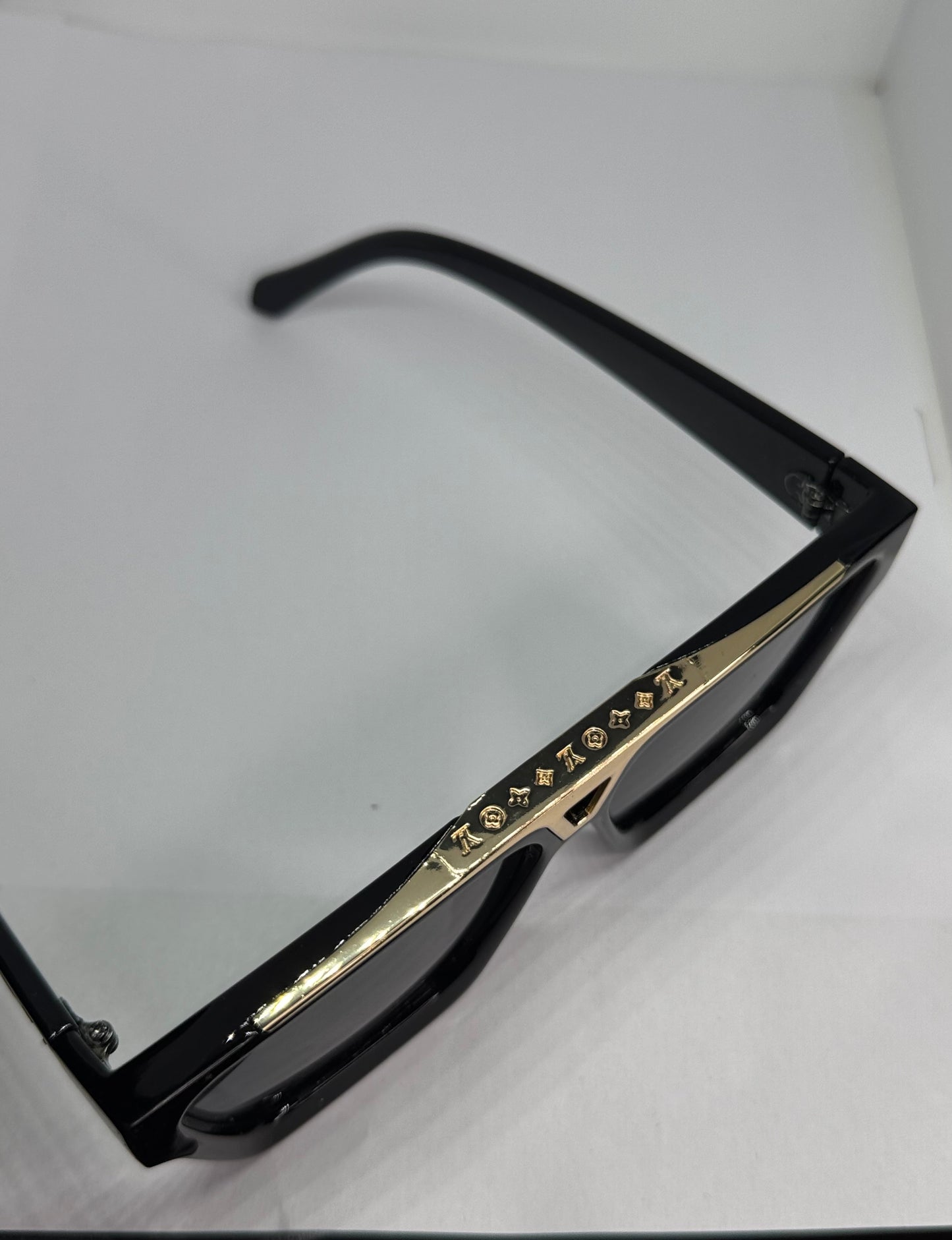 LV GLASSES