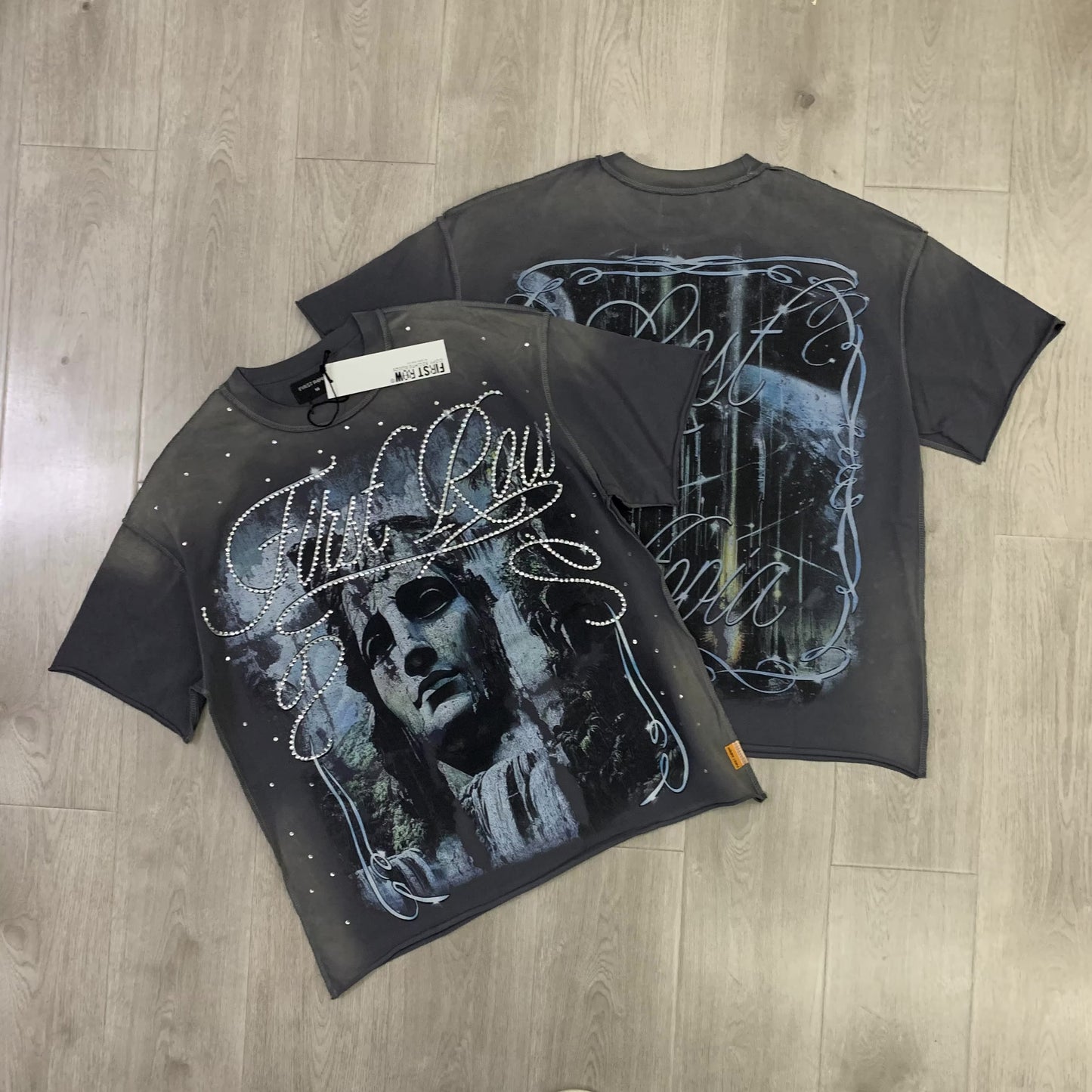 FIRST ROW WHITE ROSE TEE