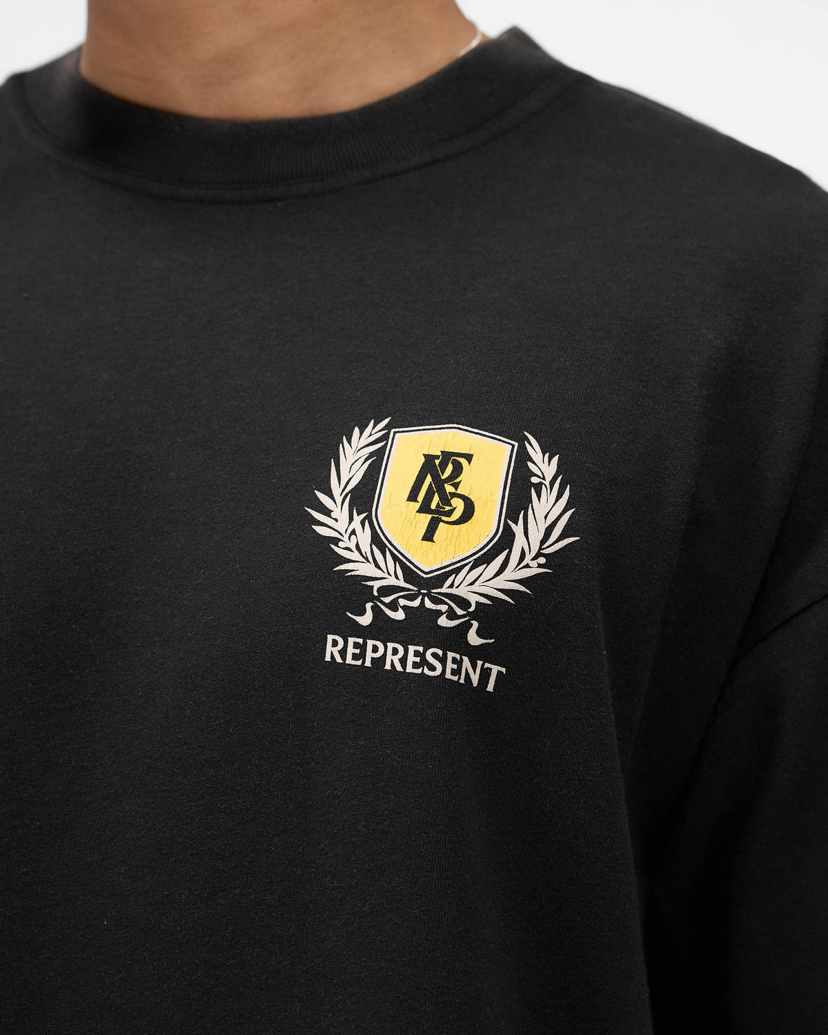 Represent Crest blackT-Shirt