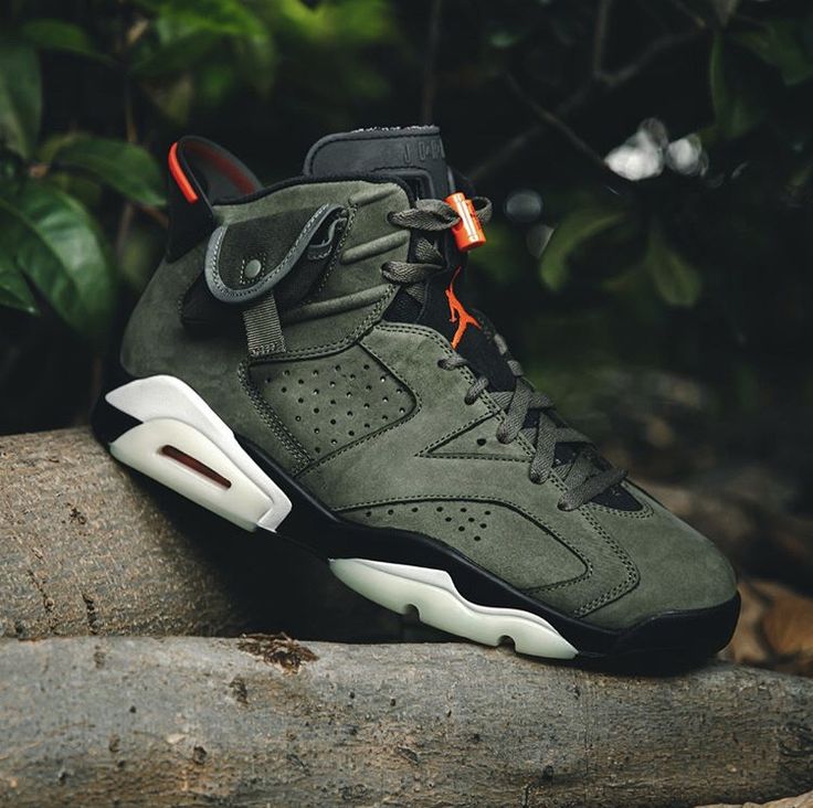 TRAVIS SCOTT X AIR JORDAN 6 RETRO OLIVE
