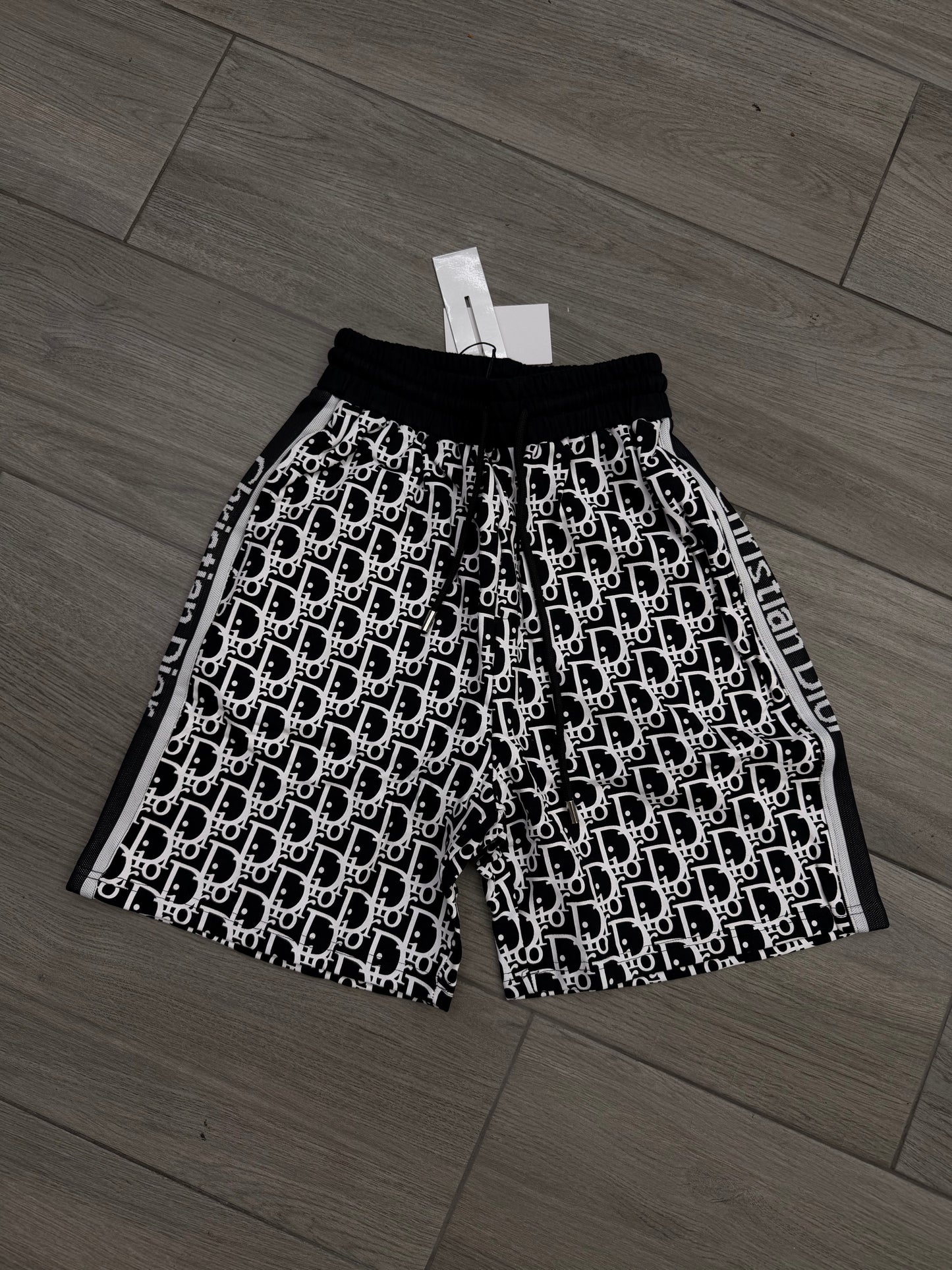 CHRISTIAN DIOR SHORT BLACK