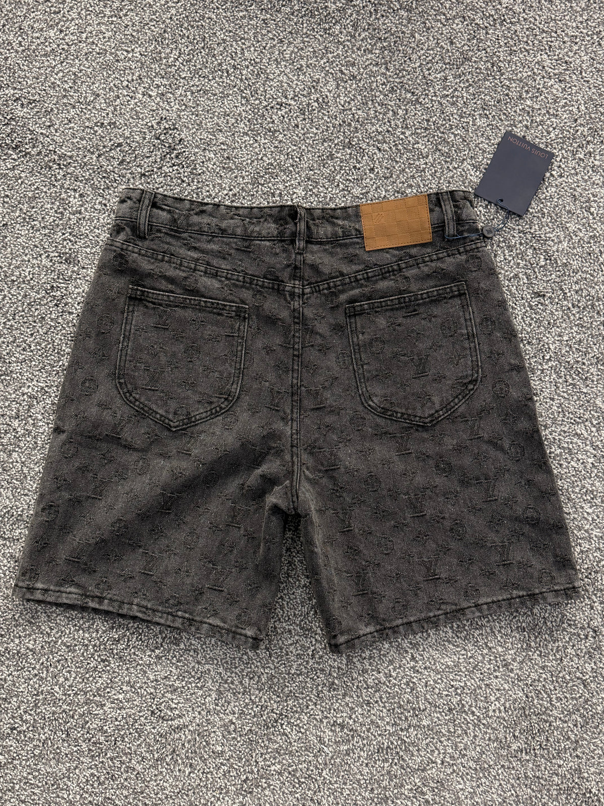 Louis Vuitton Short Grey monogram