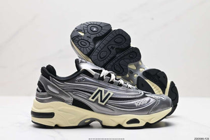 New Balance 1000