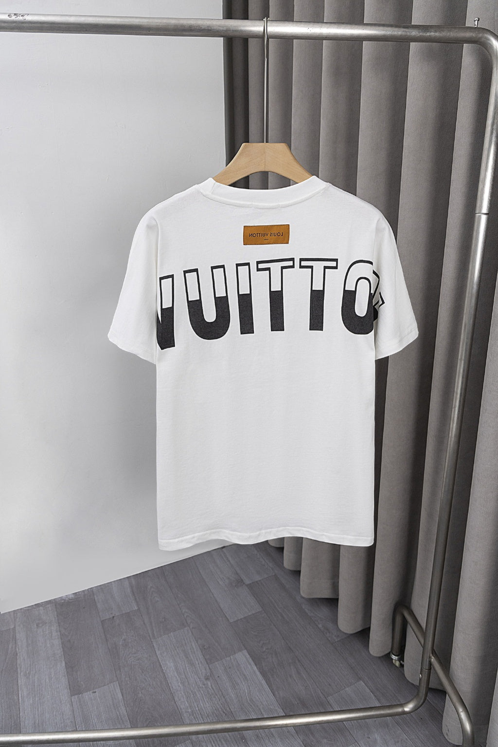 LOUIS VUITTON LOGO WHITE TEE