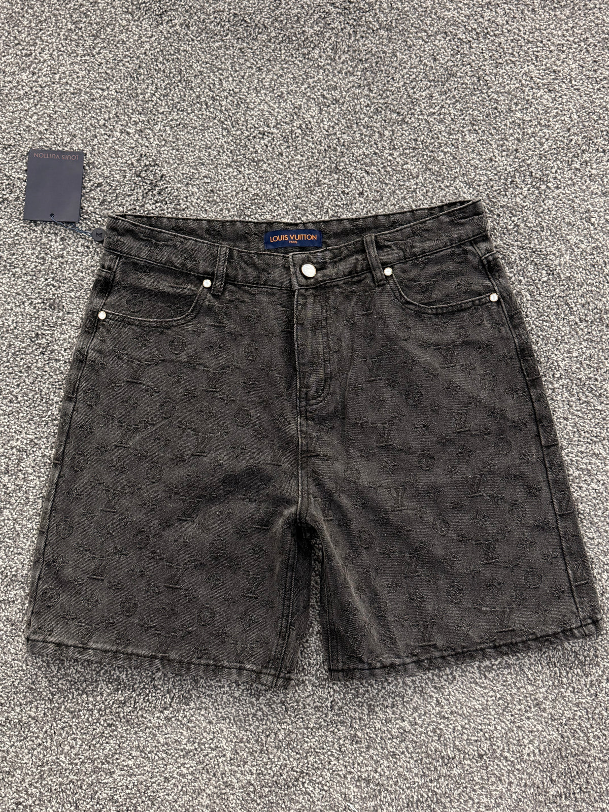 Louis Vuitton Short Grey monogram