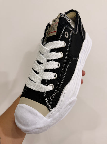 MAISON MIHARA YASUHIRO lace-up low-top sneakers