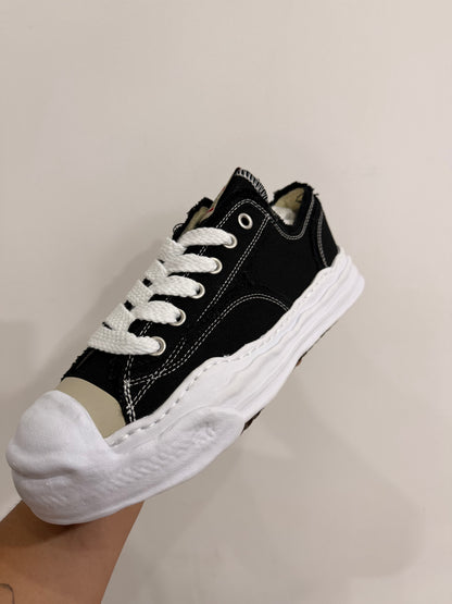 MAISON MIHARA YASUHIRO lace-up low-top sneakers