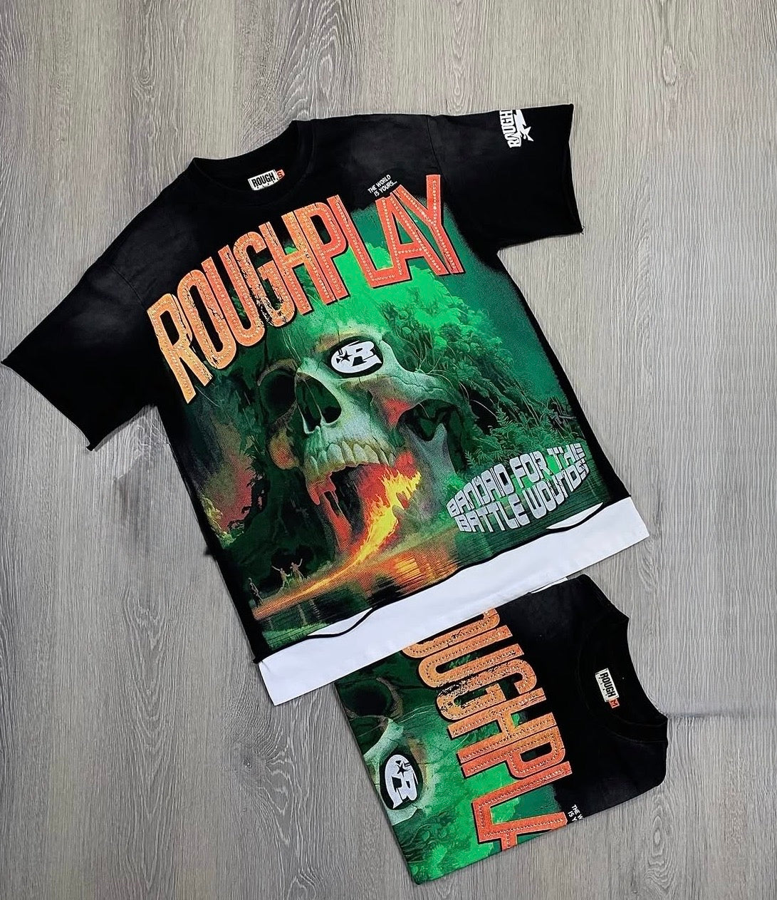 Rough play Skull face black Tshirt