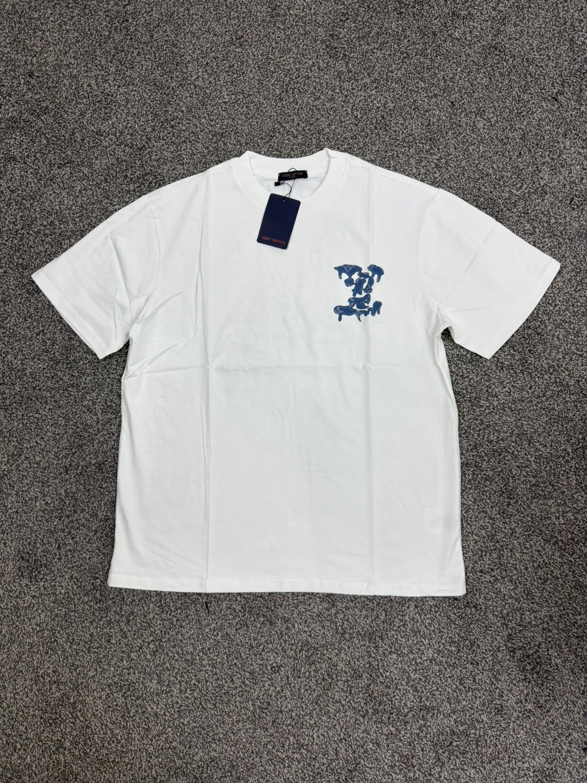 Louis Vuitton big logo Tshirt
