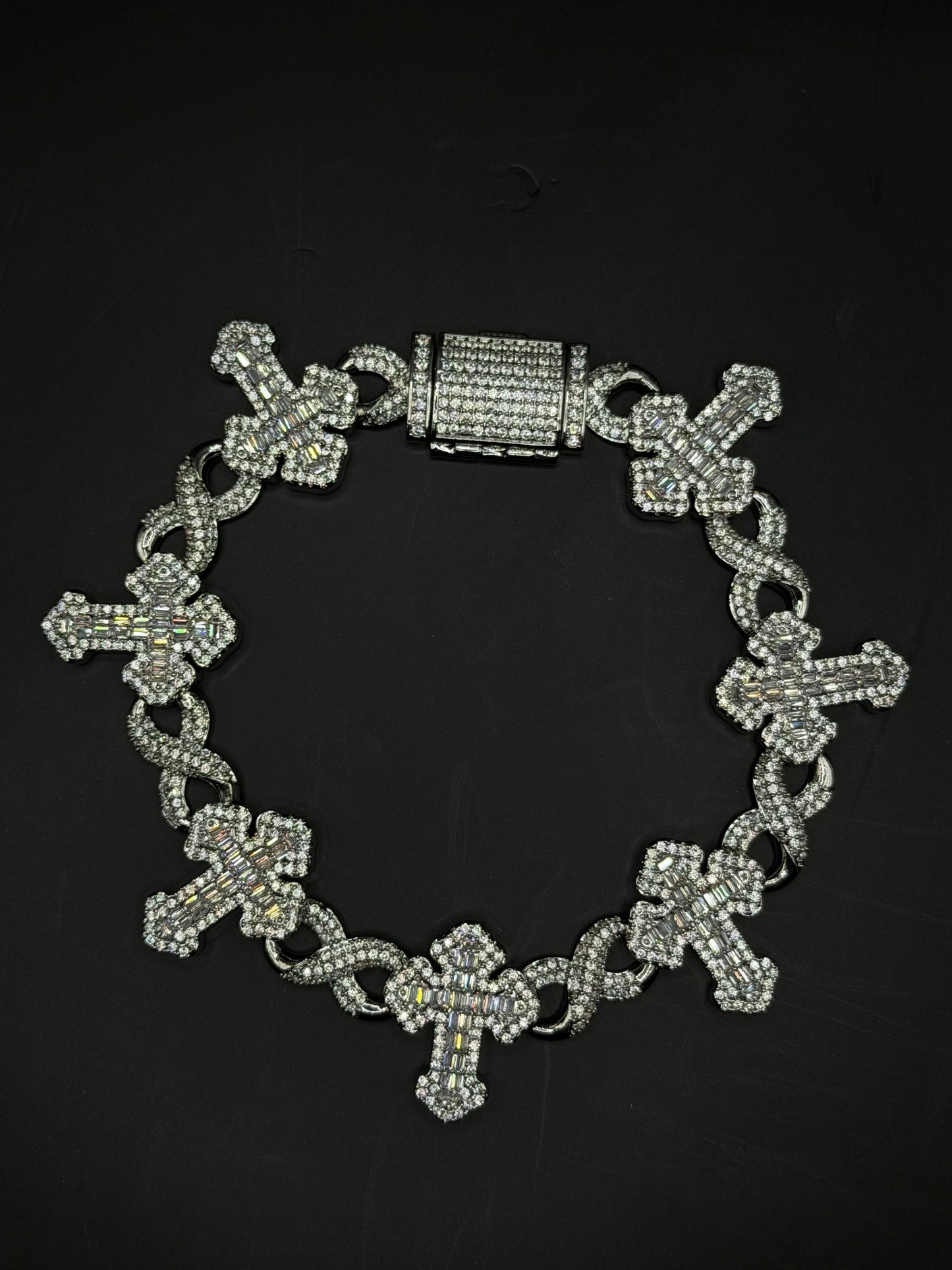 Pulsera Iced Out Cross & Infinity
