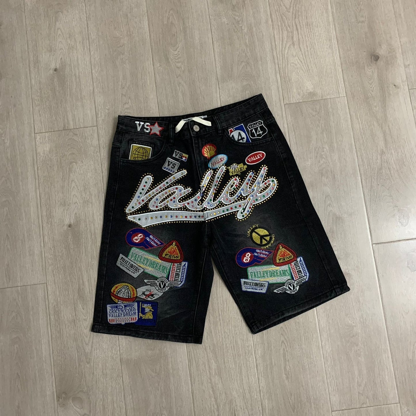 VALE FOREVER PATCH SHORT