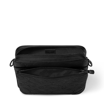Louis Vuitton Trío Messenger Bag black
