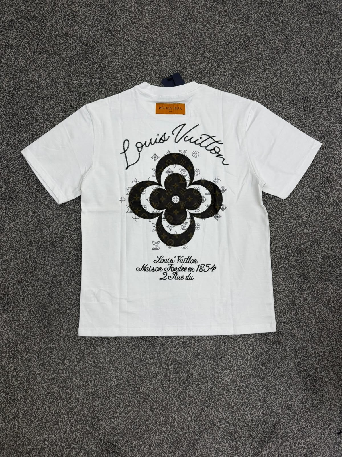 Louis Vuitton Rue big logo white tee