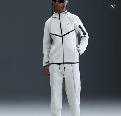 Nike Tech Fleece Light Bone