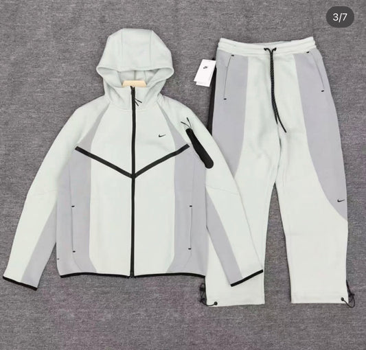 Nike Tech Fleece Light Bone