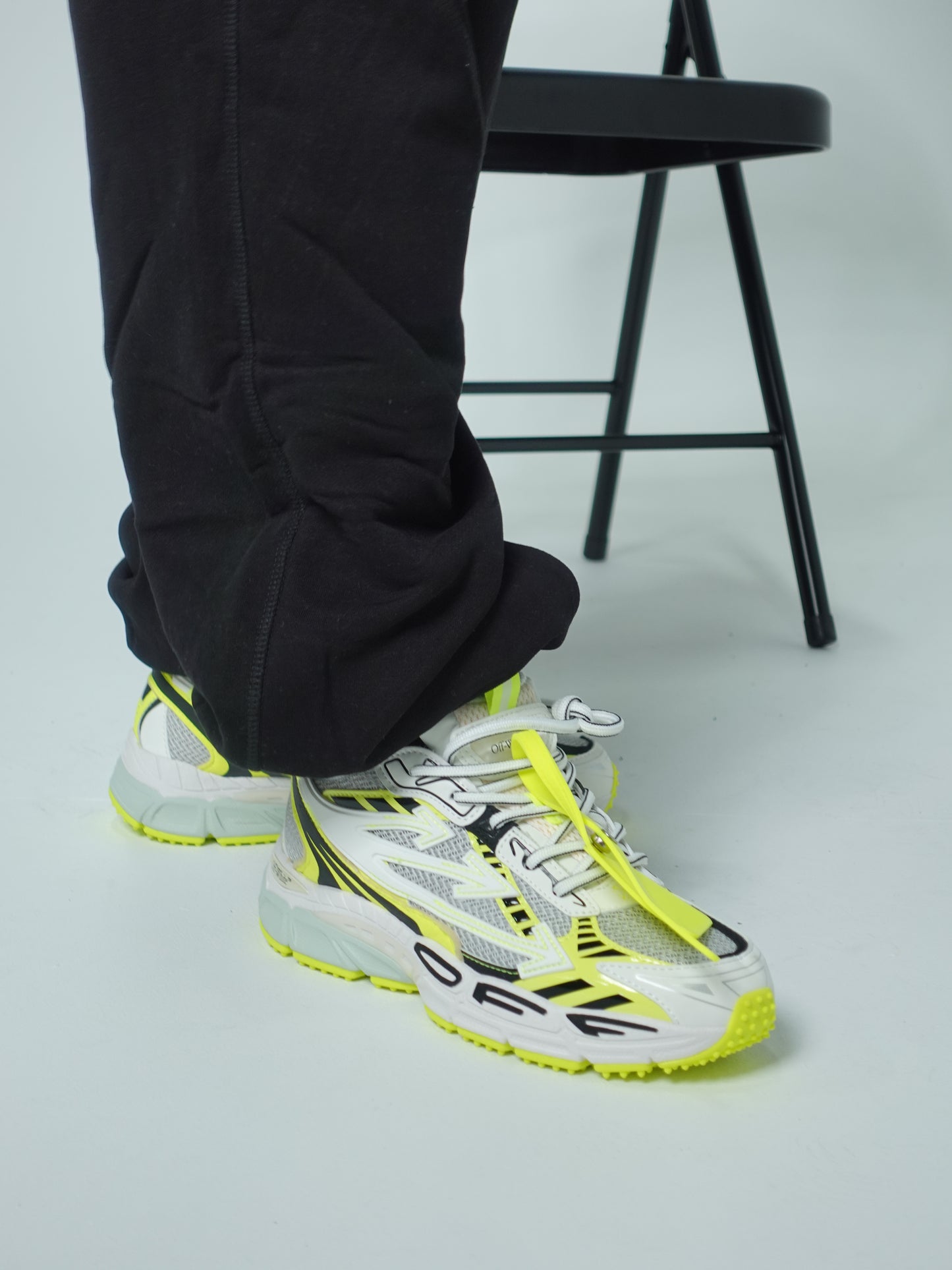 OFF WHITE BE RIGHT BACK OW